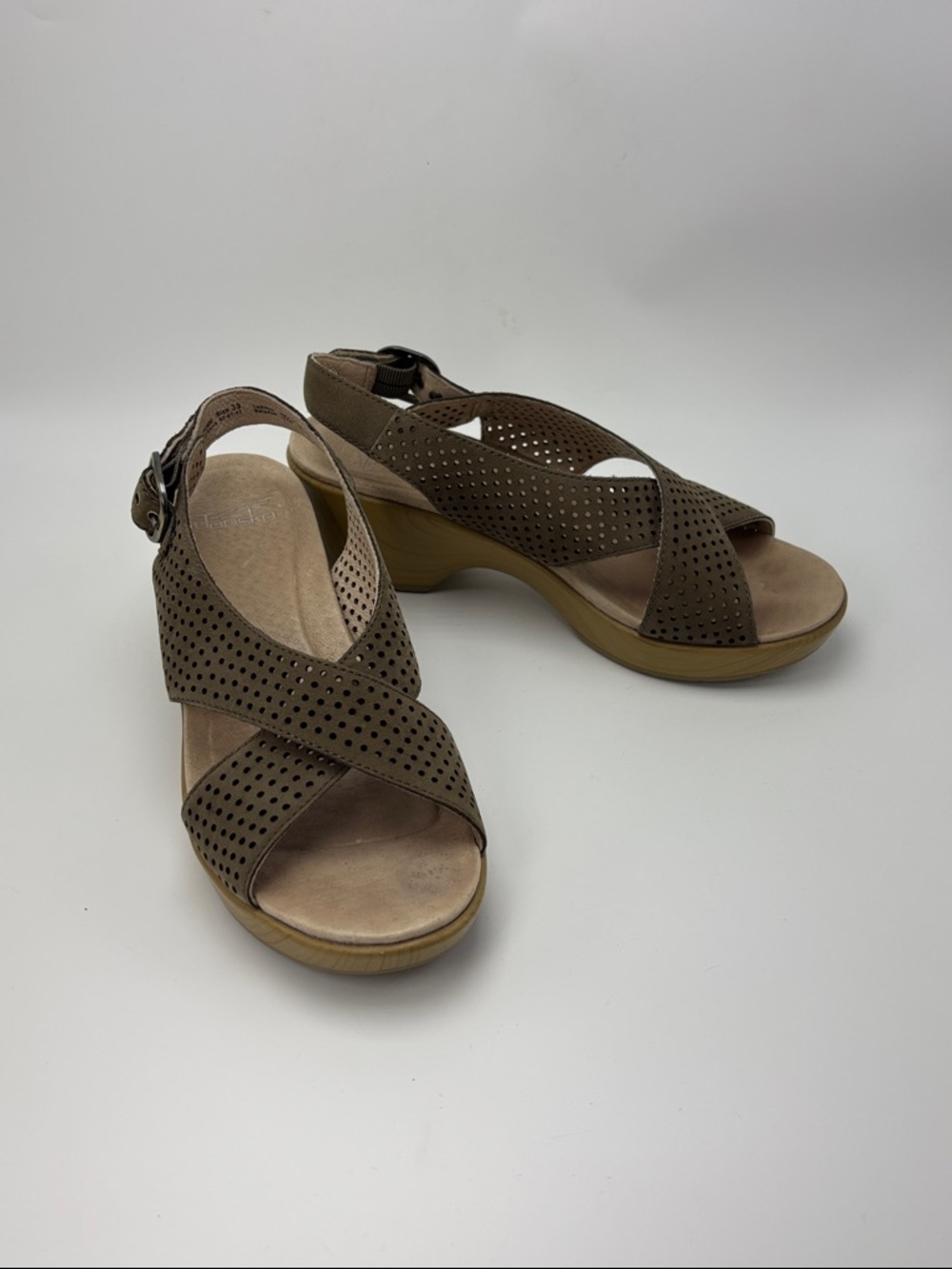 Dansko Jacinda Crisscross Slingback Sandals‎ - 39/US 8.5-9